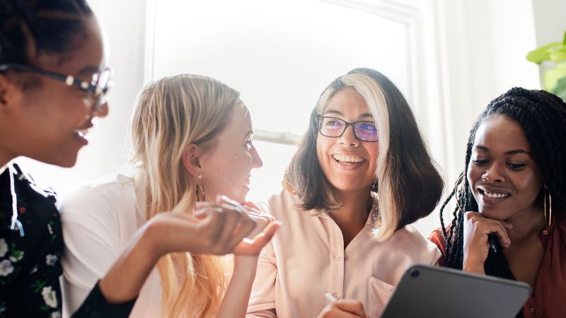 Vier Frauen im Gespräch