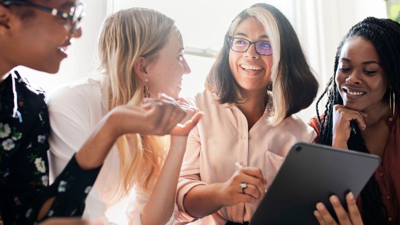 Vier Frauen im Gespräch