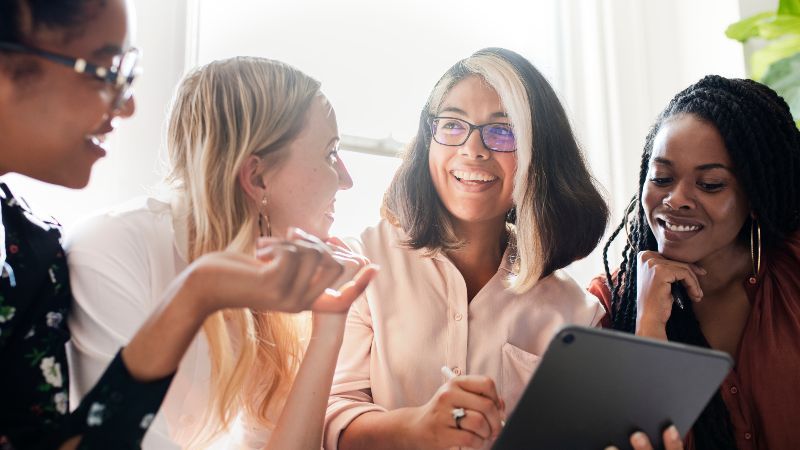 Vier Frauen im Gespräch