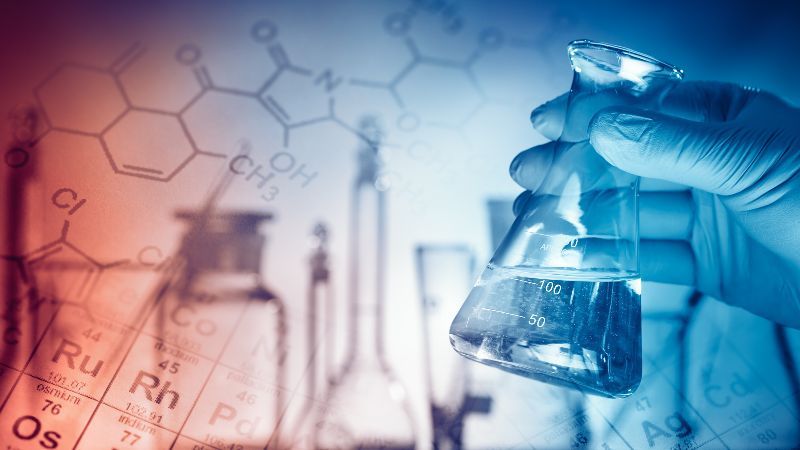 Chemische Formel und Glaskolben